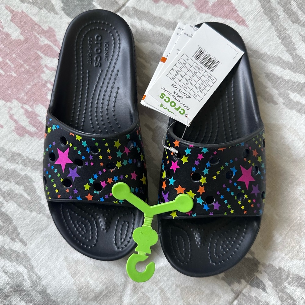Star Crocs size 3